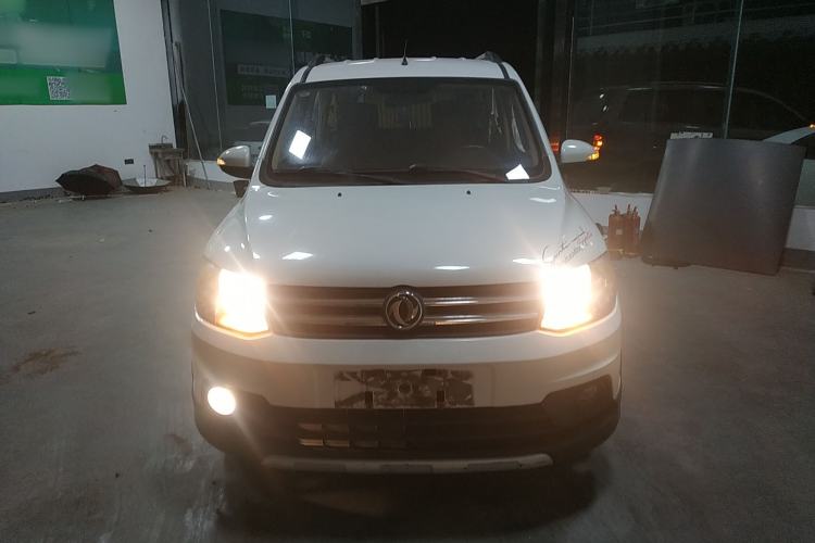 Used Dongfeng Fengon 360 2015 1.5L Manual Luxury 7-Seater China IV Standard Front