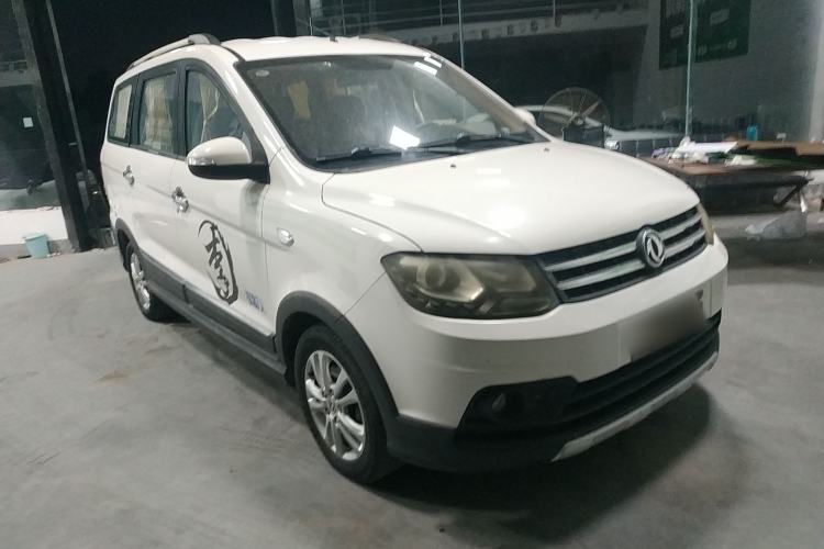 Used Dongfeng Fengon 360 2015 1.5L Manual Luxury 7-Seater China IV Standard Front Right 45 Deg