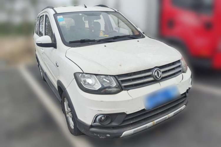 Used Dongfeng Fengon 360 2015 1.5L Manual Comfort II 7-Seater Front Right 45 Deg