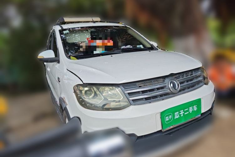 Used Dongfeng Fengon 360 2015 1.5L Manual Luxury 7-Seater China IV Standard Front Right 45 Deg