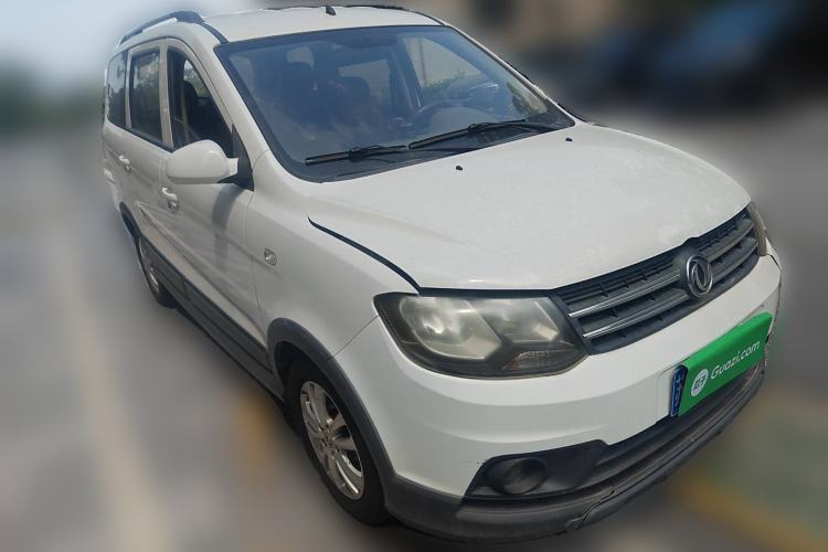 Used Dongfeng Fengon 360 2015 1.5L Manual Comfort 7-Seater China IV Standard Front Right 45 Deg