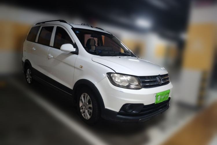Used Dongfeng Fengon 360 2015 1.5L Manual Comfort 7-Seater National Emission Standard V Front Right 45 Deg
