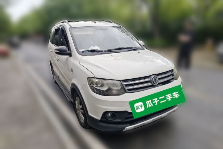 Used Dongfeng Fengon 360 2015 1.5L Manual Comfort 7-Seater China IV Standard Front Right 45 Deg