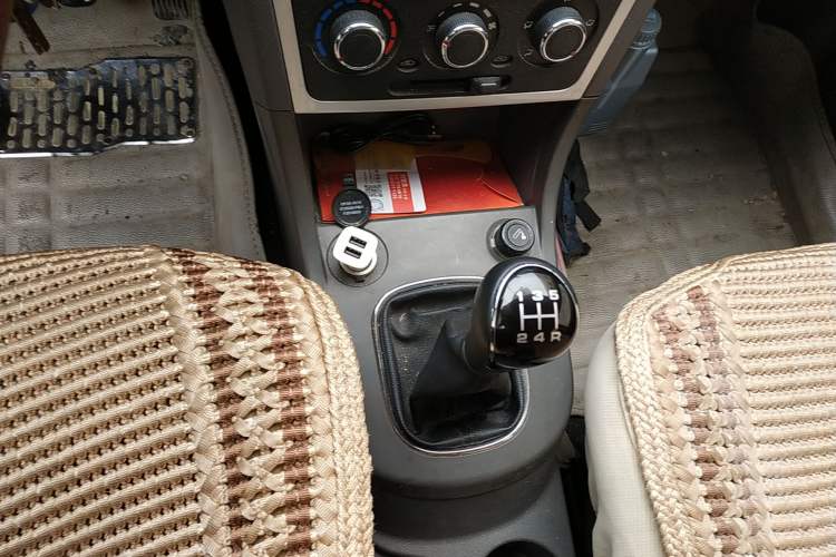 Used Dongfeng Fengon 360 2015 1.5L Manual Comfort 7-Seater China IV Standard Gear Lever