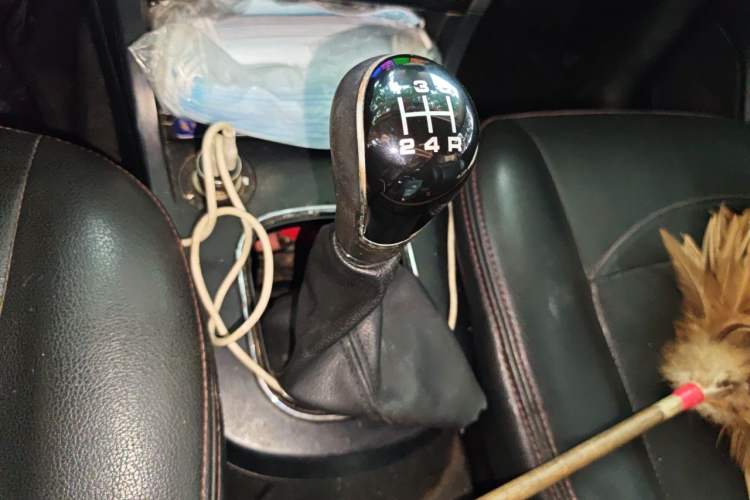 Used Dongfeng Fengon 360 2015 1.5L Manual Luxury 7-Seater China IV Standard Gear Lever