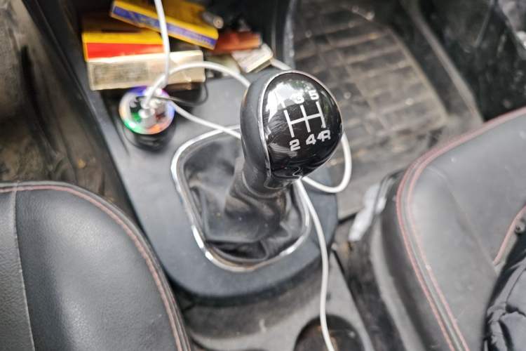 Used Dongfeng Fengon 360 2015 1.5L Manual Comfort 7-Seater China IV Standard Gear Lever