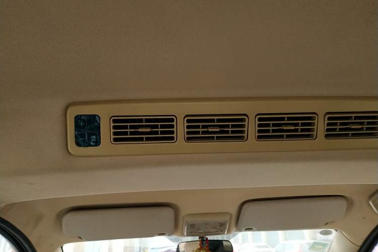 Used Dongfeng Fengon 360 2015 1.5L Manual Comfort 7-Seater China IV Standard Headliner