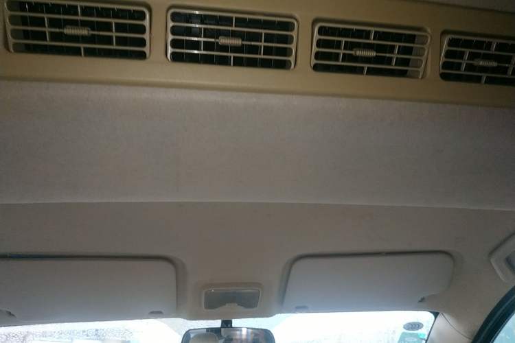 Used Dongfeng Fengon 360 2015 1.5L Manual Comfort II 7-Seater Headliner