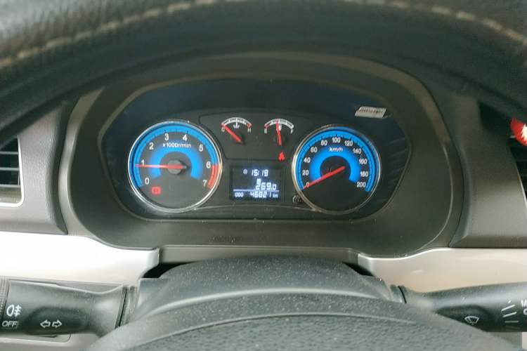 Used Dongfeng Fengon 360 2015 1.5L Manual Comfort 7-Seater China IV Standard Instrument Cluster