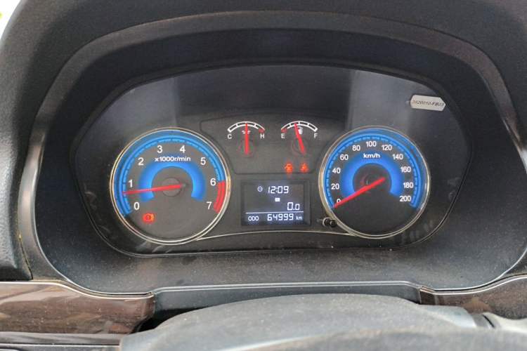 Used Dongfeng Fengon 360 2015 1.5L Manual Luxury 7-Seater China V Emission Standard Instrument Cluster