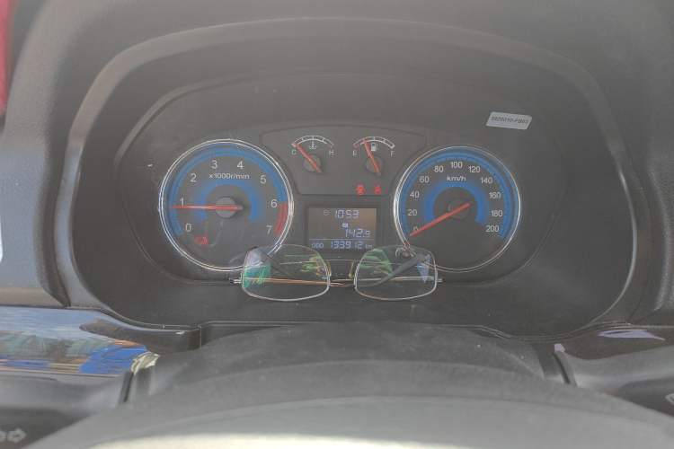 Used Dongfeng Fengon 360 2015 1.5L Manual Luxury 7-Seater China IV Standard Instrument Cluster