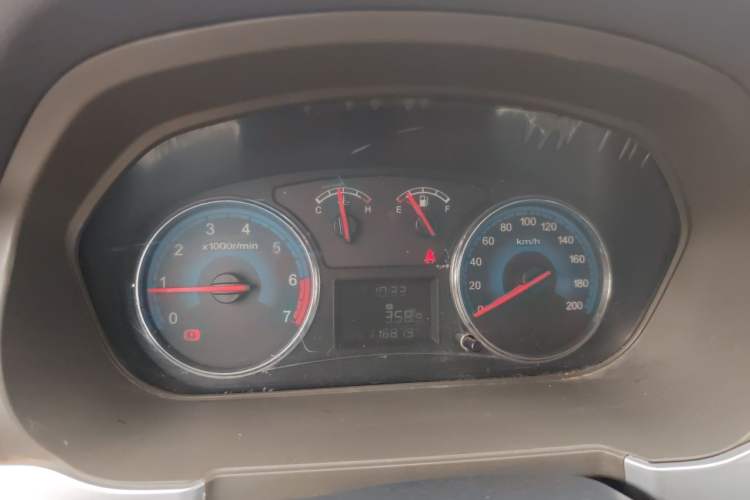 Used Dongfeng Fengon 360 2015 1.5L Manual Comfort 7-Seater National Emission Standard V Instrument Cluster