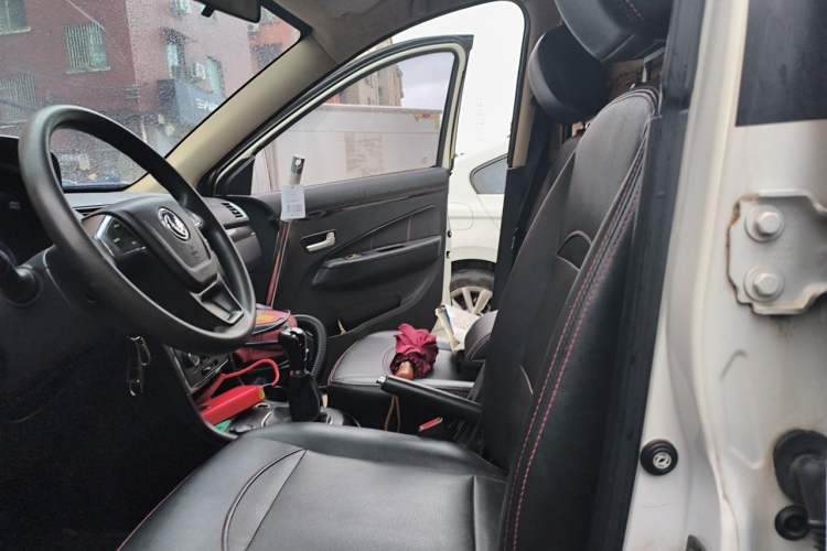 Used Dongfeng Fengon 360 2015 1.5L Manual Luxury 7-Seater China V Emission Standard Left Front Seat