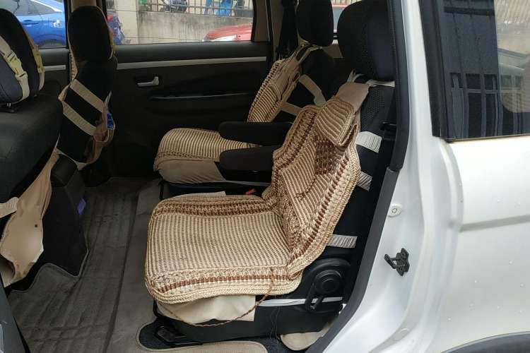 Used Dongfeng Fengon 360 2015 1.5L Manual Comfort 7-Seater China IV Standard Left Rear Seat