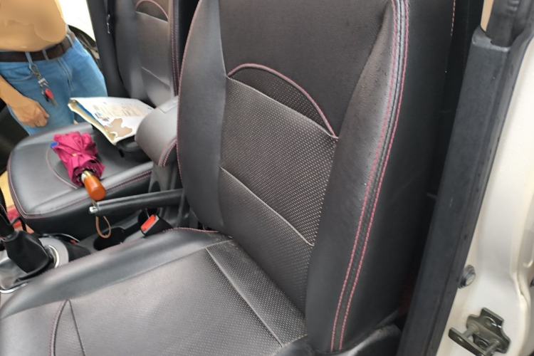 Used Dongfeng Fengon 360 2015 1.5L Manual Luxury 7-Seater China V Emission Standard Left Rear Seat