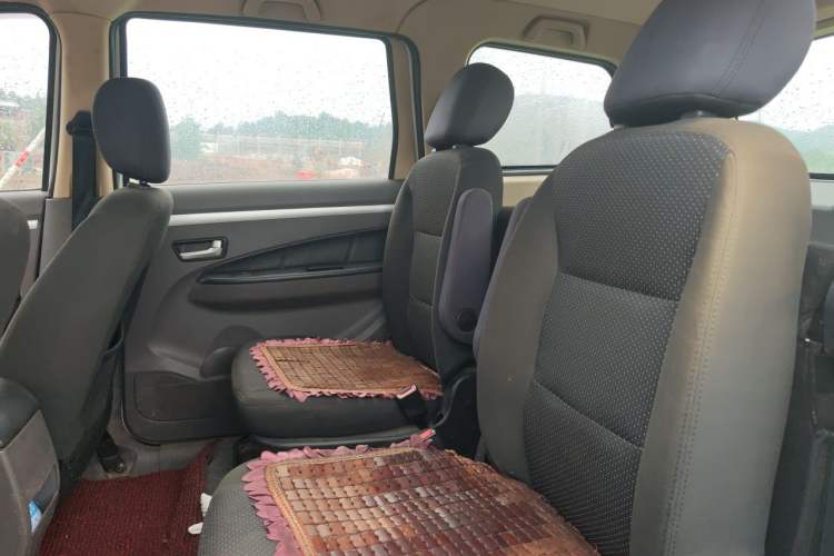 Used Dongfeng Fengon 360 2015 1.5L Manual Comfort 7-Seater National Emission Standard V Left Rear Seat
