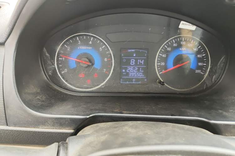 Used Dongfeng Fengon 360 2015 1.5L Manual Comfort II 7-Seater Odometer Close Up