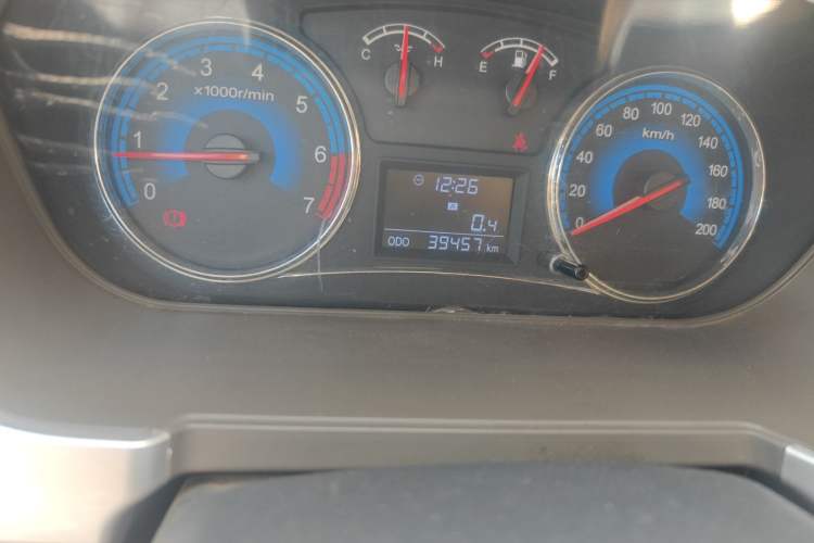 Used Dongfeng Fengon 360 2015 1.5L Manual Comfort 7-Seater China IV Standard Odometer Close Up