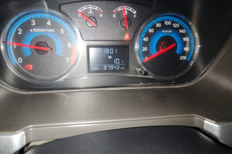 Used Dongfeng Fengon 360 2015 1.5L Manual Comfort 7-Seater National Emission Standard V Odometer Close Up