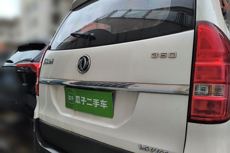 Used Dongfeng Fengon 360 2015 1.5L Manual Luxury 7-Seater China V Emission Standard Rear