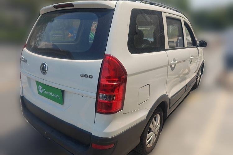 Used Dongfeng Fengon 360 2015 1.5L Manual Comfort 7-Seater China IV Standard Rear Right 45 Deg