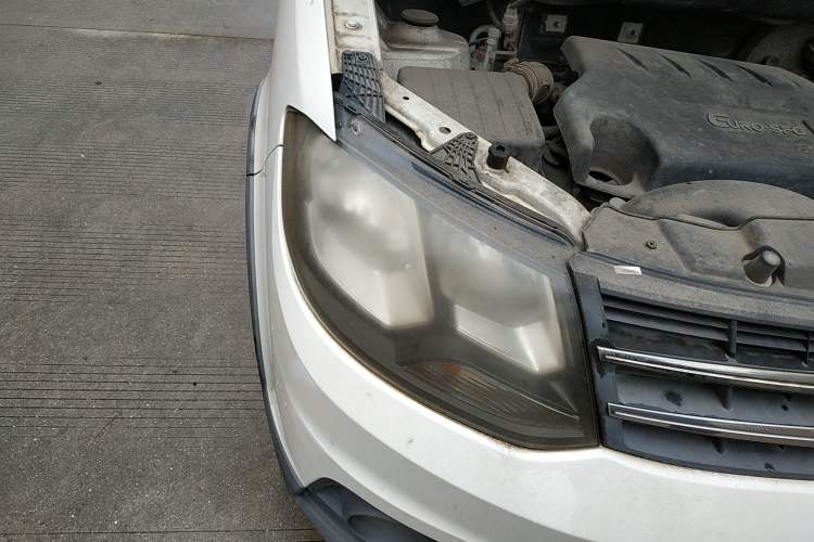 Used Dongfeng Fengon 360 2015 1.5L Manual Comfort 7-Seater China IV Standard Right Front Headlight