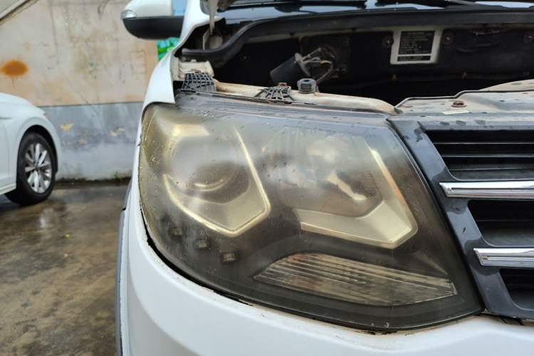 Used Dongfeng Fengon 360 2015 1.5L Manual Luxury 7-Seater China V Emission Standard Right Front Headlight