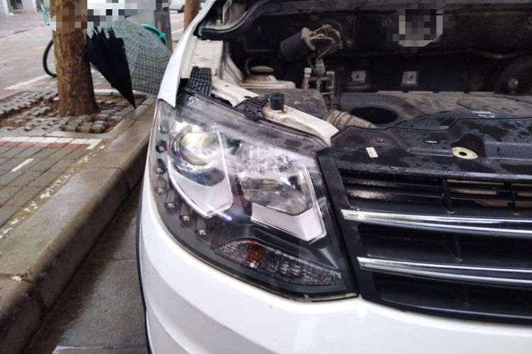 Used Dongfeng Fengon 360 2015 1.5L Manual Luxury 7-Seater China IV Standard Right Front Headlight