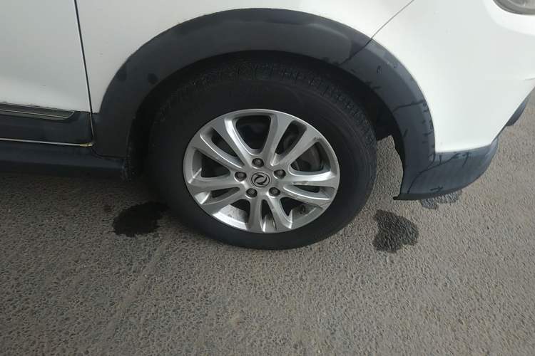 Used Dongfeng Fengon 360 2015 1.5L Manual Comfort II 7-Seater Right Front Wheel Hub