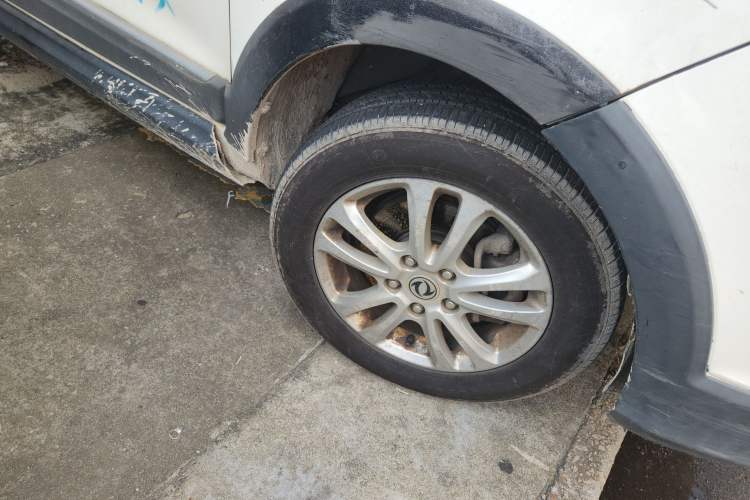 Used Dongfeng Fengon 360 2015 1.5L Manual Comfort II 7-Seater Right Front Wheel Hub