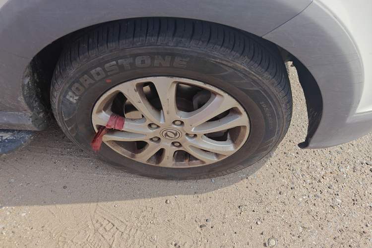 Used Dongfeng Fengon 360 2015 1.5L Manual Luxury 7-Seater China IV Standard Right Front Wheel Hub