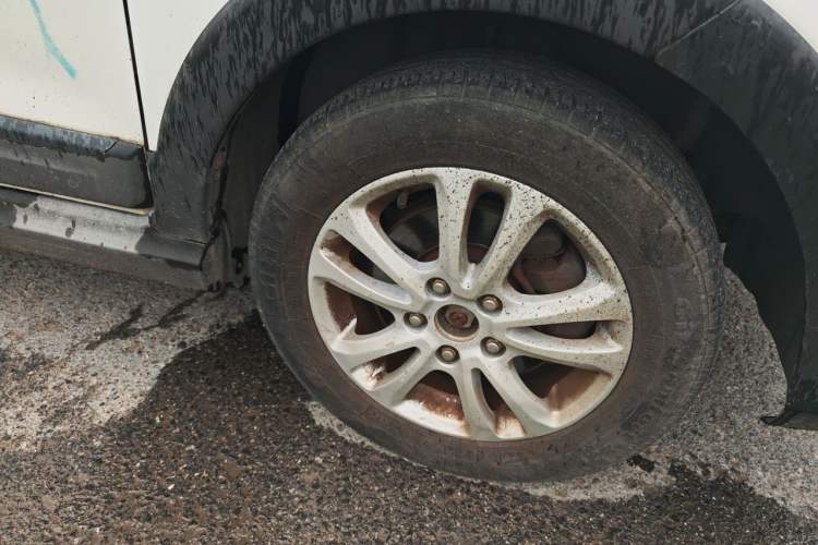 Used Dongfeng Fengon 360 2015 1.5L Manual Comfort 7-Seater National Emission Standard V Right Front Wheel Hub