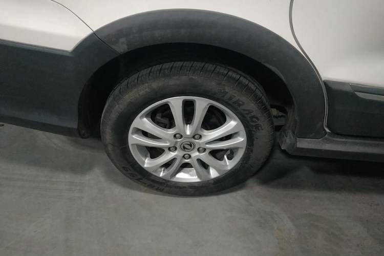 Used Dongfeng Fengon 360 2015 1.5L Manual Luxury 7-Seater China IV Standard Right Rear Wheel Hub