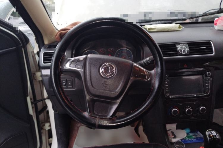 Used Dongfeng Fengon 360 2015 1.5L Manual Luxury 7-Seater China IV Standard Steering Wheel