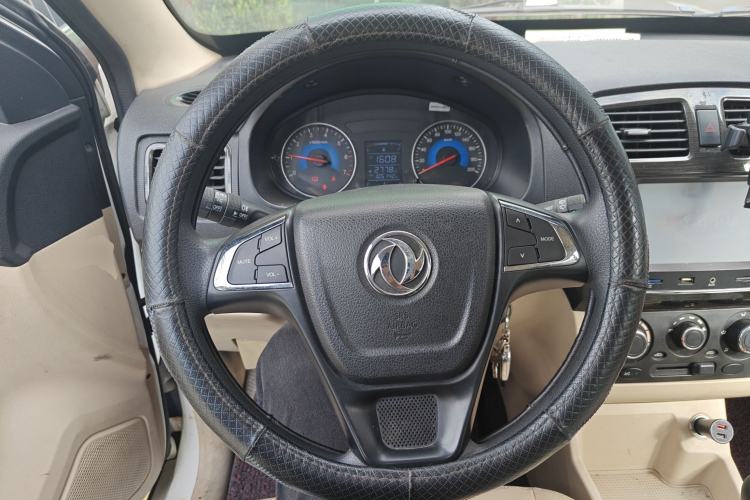 Used Dongfeng Fengon 360 2015 1.5L Manual Comfort II 7-Seater Steering Wheel