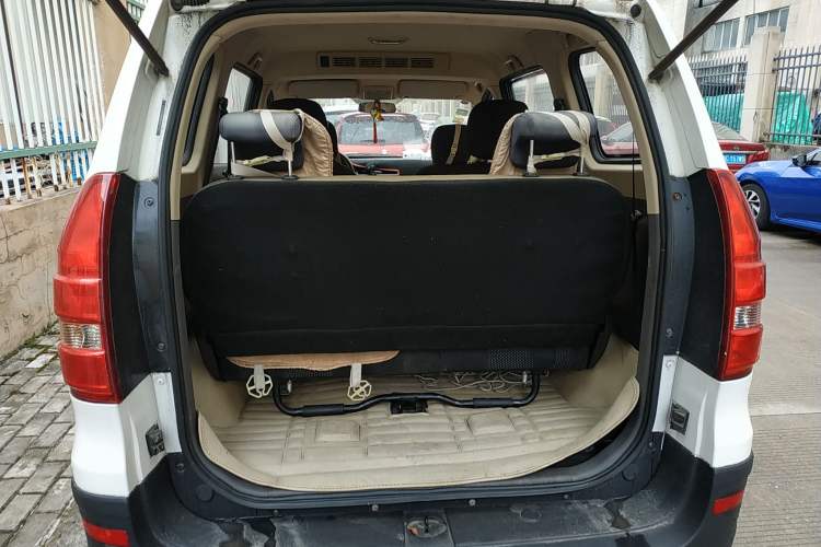 Used Dongfeng Fengon 360 2015 1.5L Manual Comfort 7-Seater China IV Standard Trunk