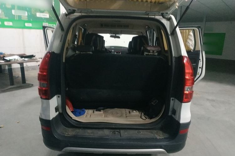 Used Dongfeng Fengon 360 2015 1.5L Manual Luxury 7-Seater China IV Standard Trunk
