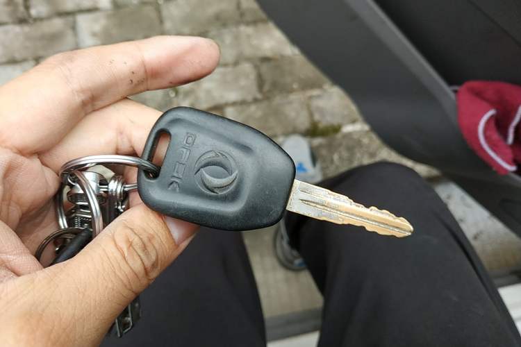 Used Dongfeng Fengon 360 2015 1.5L Manual Comfort 7-Seater China IV Standard Vehicle Key