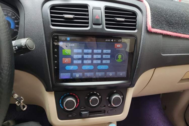 Used Dongfeng Fengon 360 2015 1.5L Manual Comfort II 7-Seater Audio And AC Panel