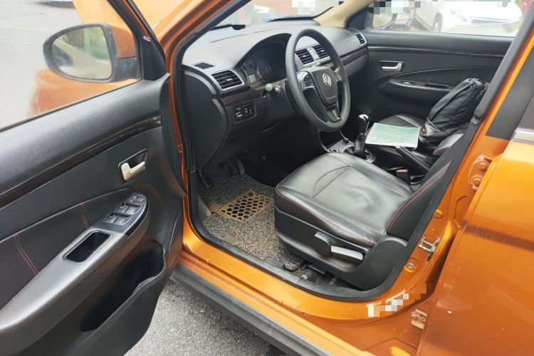 Used Dongfeng Fengon 360 2015 1.5L Manual Luxury 7-Seater China IV Standard Driver Seat