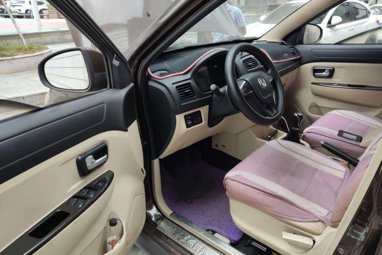 Used Dongfeng Fengon 360 2015 1.5L Manual Comfort II 7-Seater Driver Seat