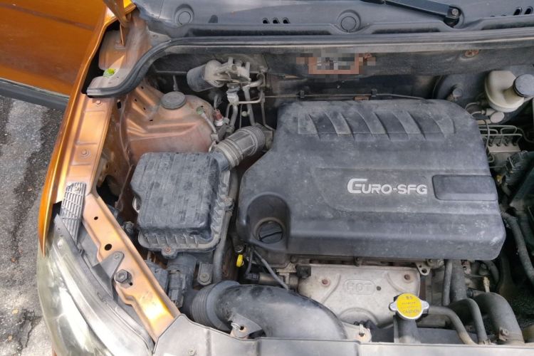 Used Dongfeng Fengon 360 2015 1.5L Manual Luxury 7-Seater China V Emission Standard Engine Bay Right