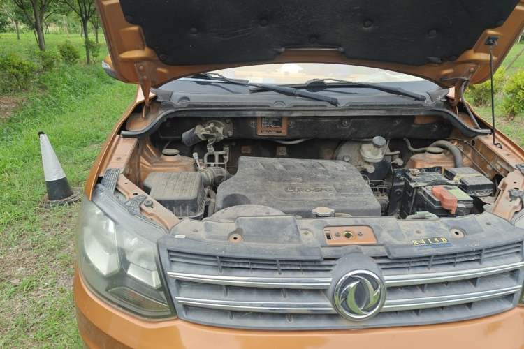 Used Dongfeng Fengon 360 2015 1.5L Manual Comfort II 7-Seater Engine Bay Right