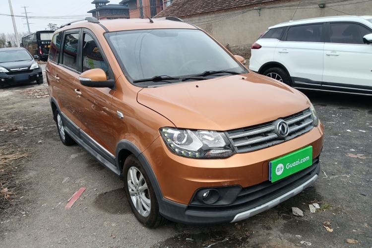 Used Dongfeng Fengon 360 2015 1.5L Manual Luxury 7-Seater China IV Standard Front Right 45 Deg