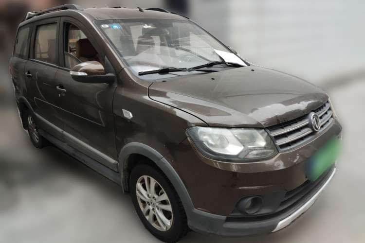 Used Dongfeng Fengon 360 2015 1.5L Manual Comfort II 7-Seater Front Right 45 Deg