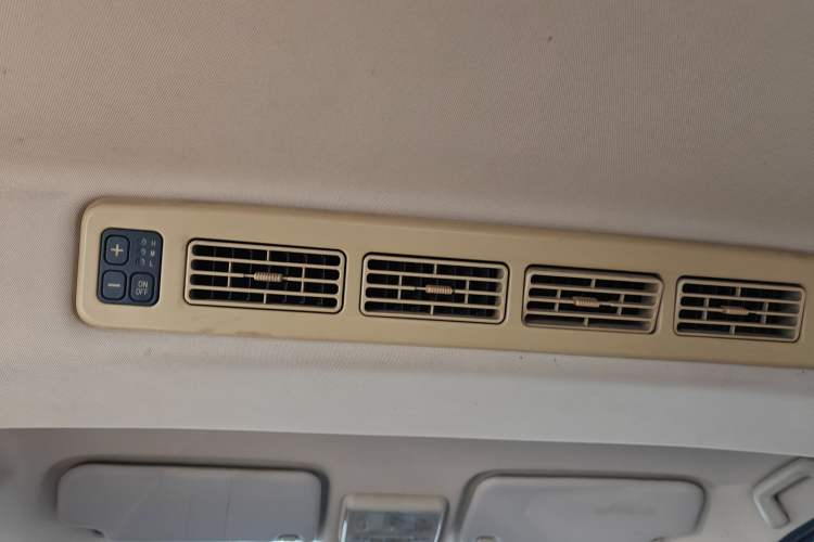Used Dongfeng Fengon 360 2015 1.5L Manual Luxury 7-Seater China IV Standard Headliner