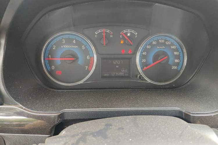 Used Dongfeng Fengon 360 2015 1.5L Manual Luxury 7-Seater China IV Standard Instrument Cluster