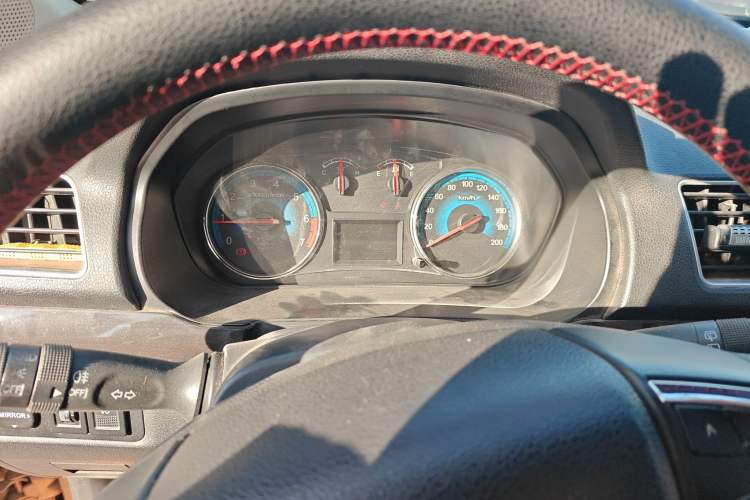 Used Dongfeng Fengon 360 2015 1.5L Manual Luxury 7-Seater China IV Standard Instrument Cluster