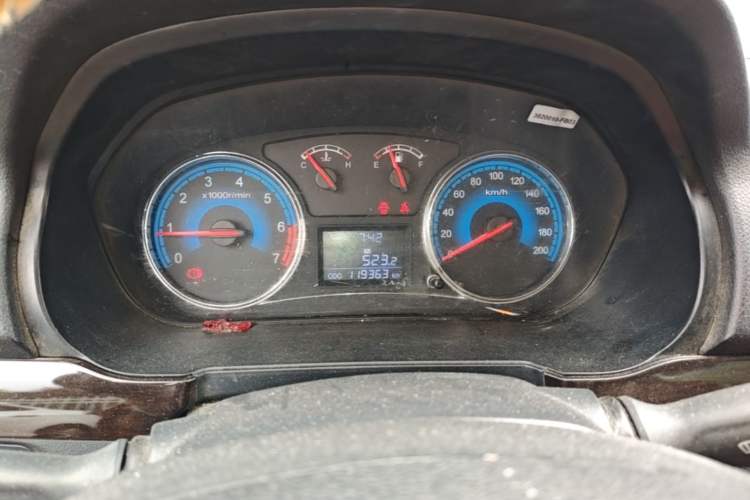 Used Dongfeng Fengon 360 2015 1.5L Manual Luxury 7-Seater China IV Standard Instrument Cluster