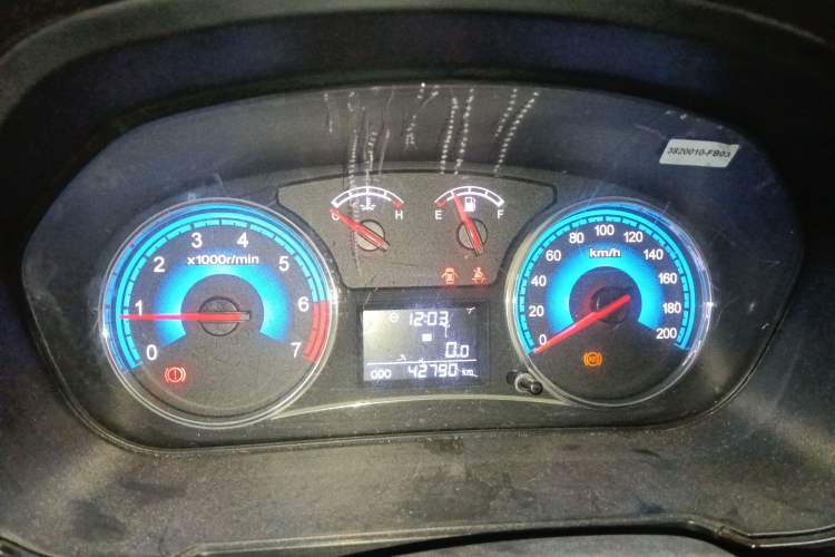 Used Dongfeng Fengon 360 2015 1.5L Manual Luxury 7-Seater China IV Standard Instrument Cluster